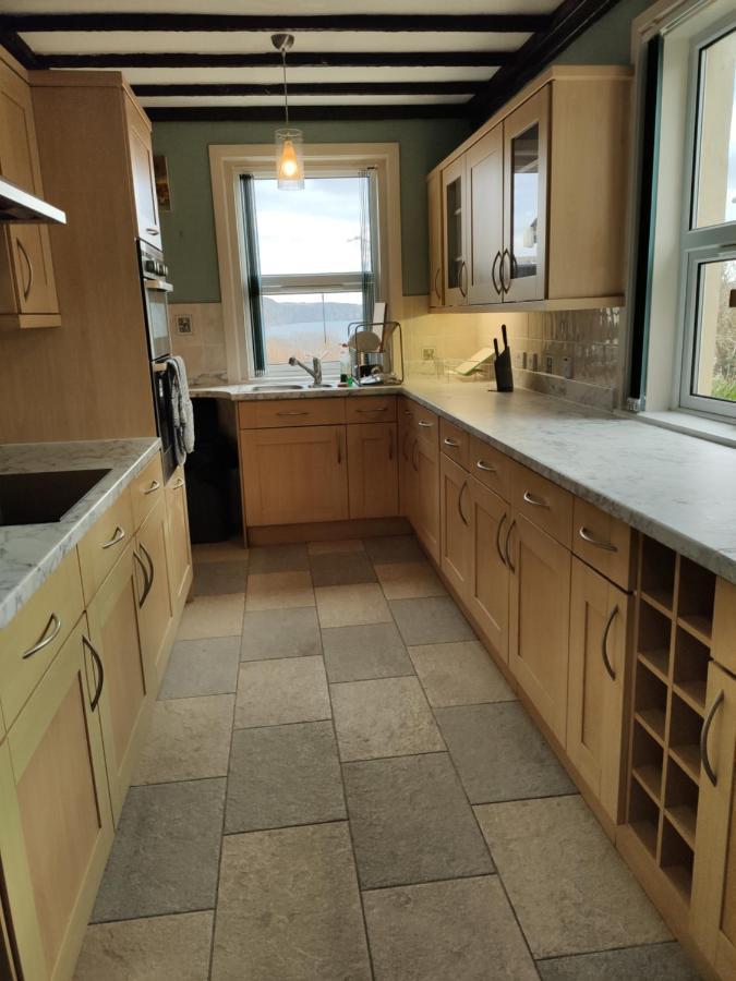 Sea Front Cottage Uig  Exterior photo