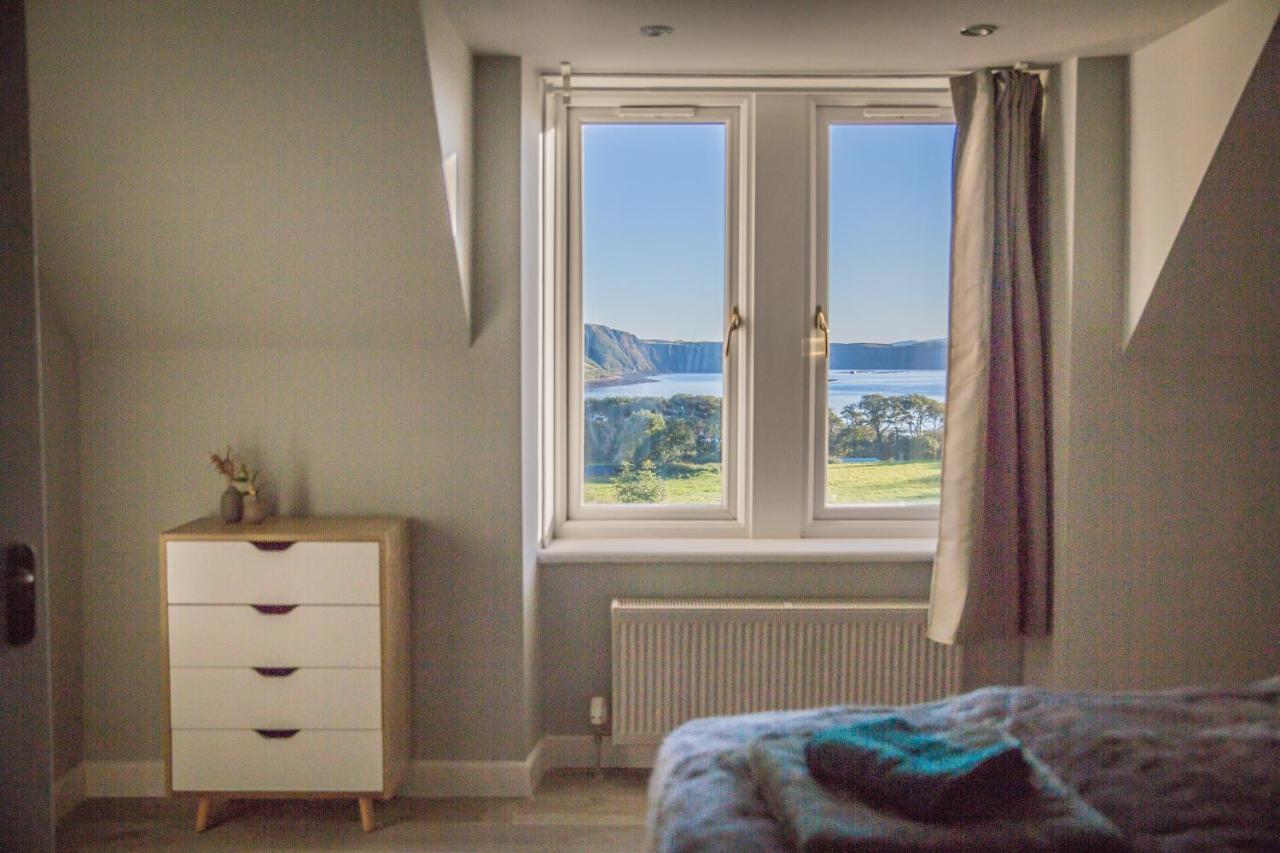 Sea Front Cottage Uig  Exterior photo
